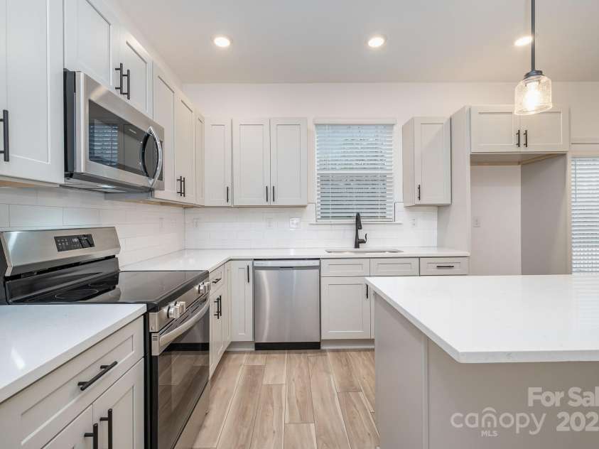 3035 Breslin Street, Charlotte, NC 28214.  MLS# CAR4277327, YatesRealty ID 25775. 