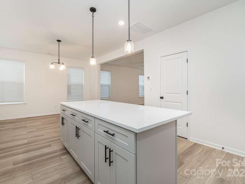 3035 Breslin Street, Charlotte, NC 28214.  MLS# CAR4277327, YatesRealty ID 25775. 