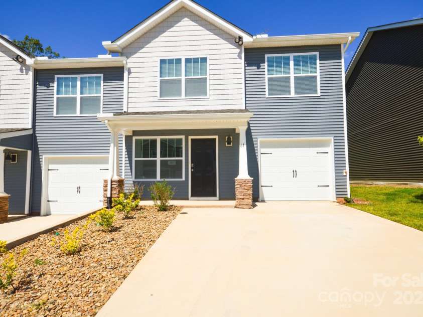 61 Cain Hollow Way, Asheville, NC 28806.  MLS# CAR4281042, YatesRealty ID 25777. 