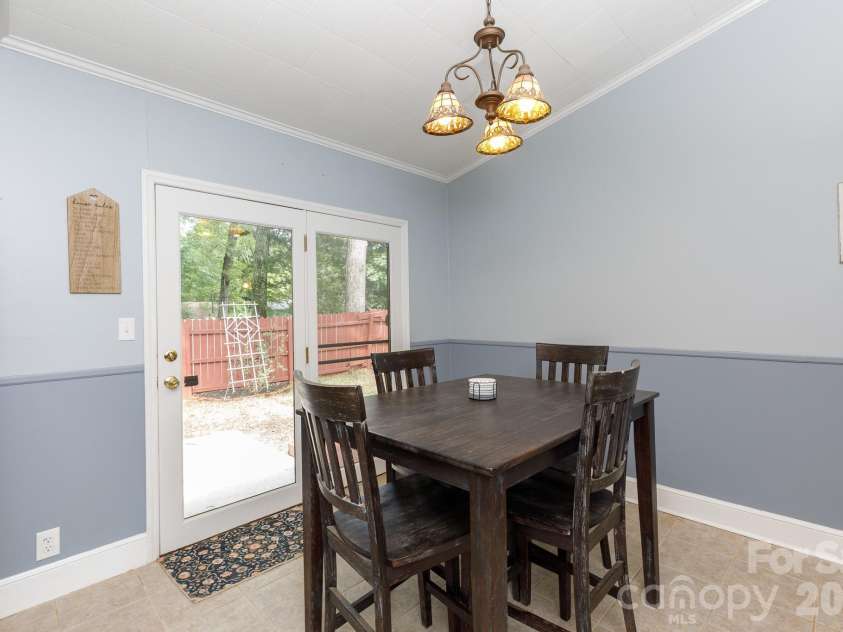 202 Woodlawn Drive, York, SC 29745.  MLS# CAR4386882, YatesRealty ID 25779. 