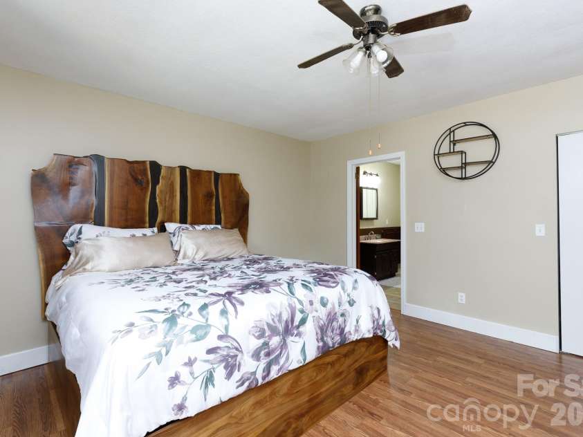 202 Woodlawn Drive, York, SC 29745.  MLS# CAR4386882, YatesRealty ID 25779. 