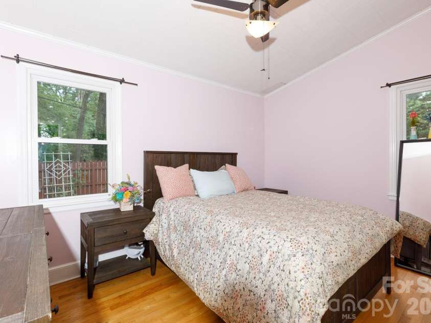 202 Woodlawn Drive, York, SC 29745.  MLS# CAR4386882, YatesRealty ID 25779. 