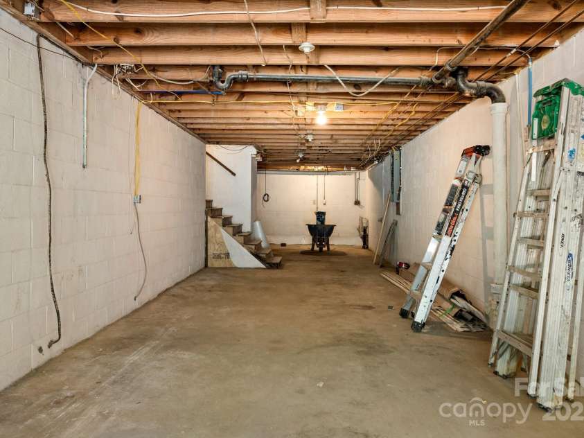 6672 Brevard Road, Etowah, NC 28729.  MLS# CAR4281090, YatesRealty ID 25779. 