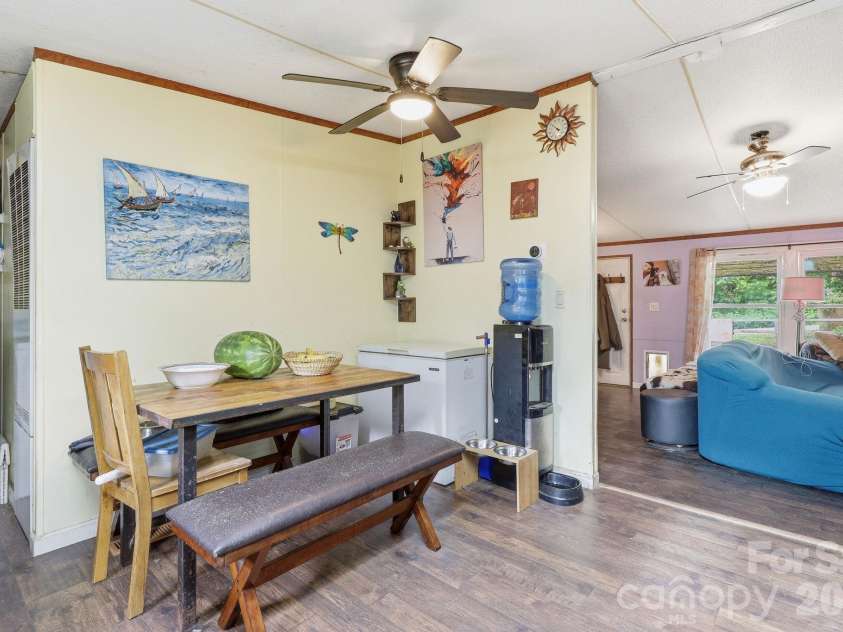 131 Vinewood Circle, Asheville, NC 28806.  MLS# CAR4387003, YatesRealty ID 25780. 