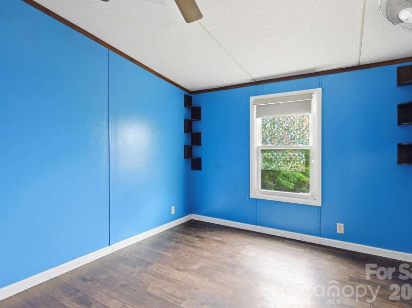 131 Vinewood Circle, Asheville, NC 28806.  MLS# CAR4387003, YatesRealty ID 25780. 