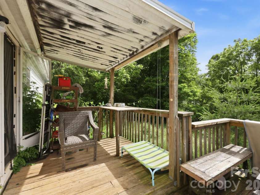 131 Vinewood Circle, Asheville, NC 28806.  MLS# CAR4387003, YatesRealty ID 25780. 