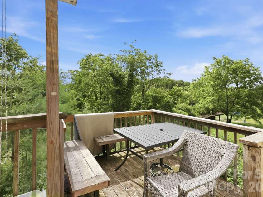 131 Vinewood Circle, Asheville, NC 28806.  MLS# CAR4387003, YatesRealty ID 25780. 