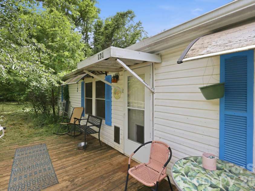 131 Vinewood Circle, Asheville, NC 28806.  MLS# CAR4387003, YatesRealty ID 25780. 