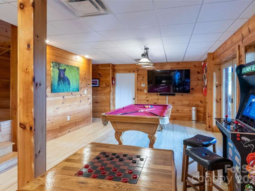 43 Stone Hill Trail, Maggie Valley, NC 28715.  MLS# CAR4281191, YatesRealty ID 25780. 