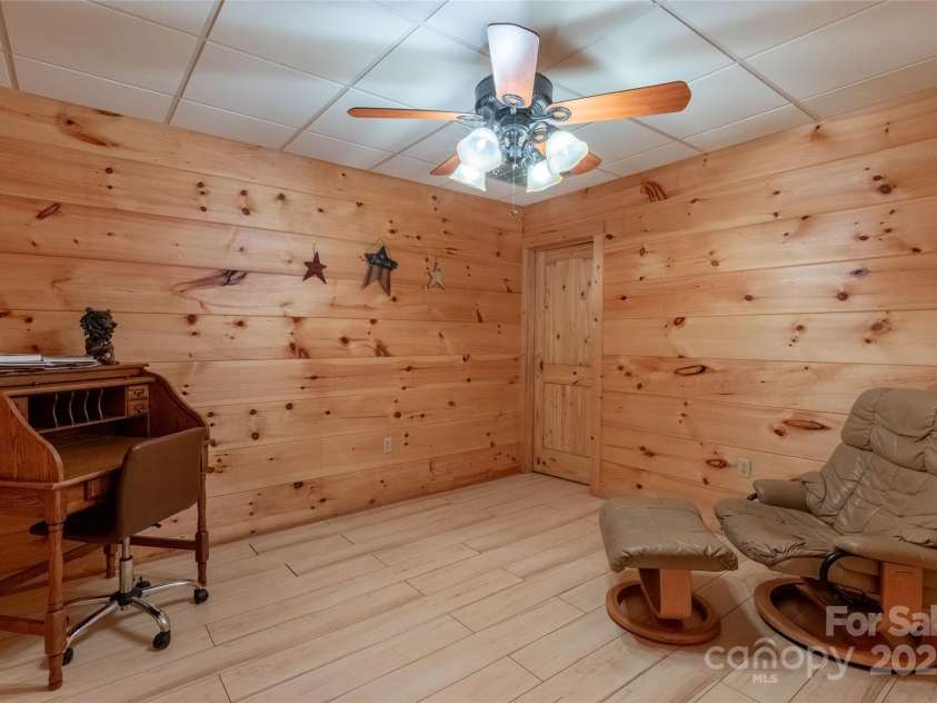 43 Stone Hill Trail, Maggie Valley, NC 28715.  MLS# CAR4281191, YatesRealty ID 25780. 
