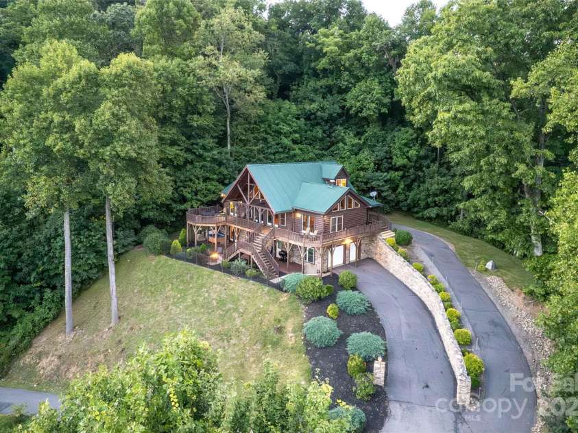 43 Stone Hill Trail, Maggie Valley, NC 28715.  MLS# CAR4281191, YatesRealty ID 25780. 