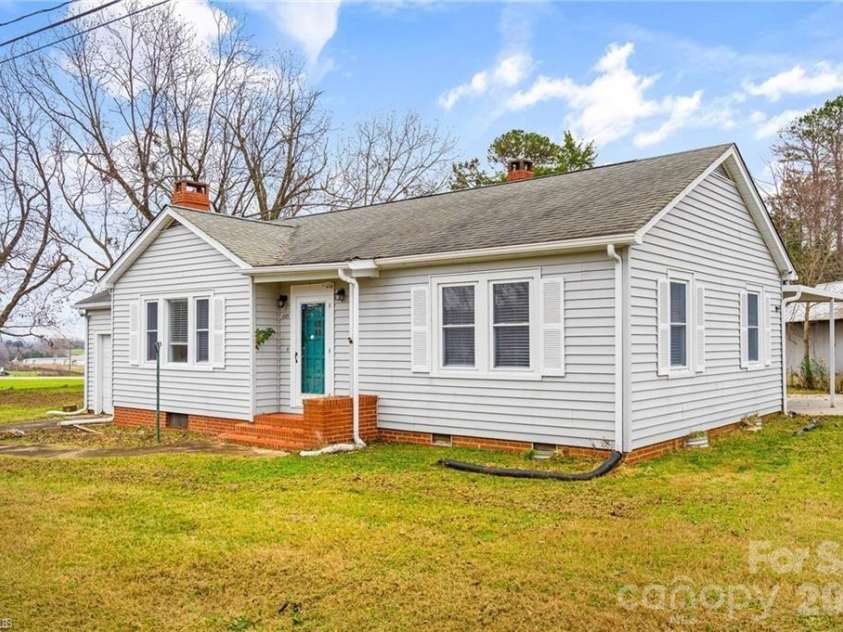 165 Lakeview Church Road, Linwood, NC 27299.  MLS# CAR4387110, YatesRealty ID 25781. 