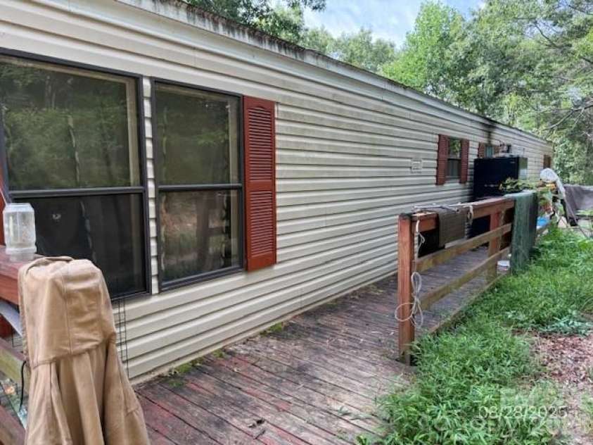 187 William Cleary Road, McGrady, NC 28649.  MLS# CAR4387132, YatesRealty ID 25783. 