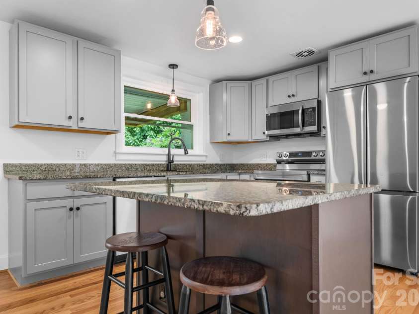 436 Hibriten Drive, Lenoir, NC 28645.  MLS# CAR4386945, YatesRealty ID 25784. 