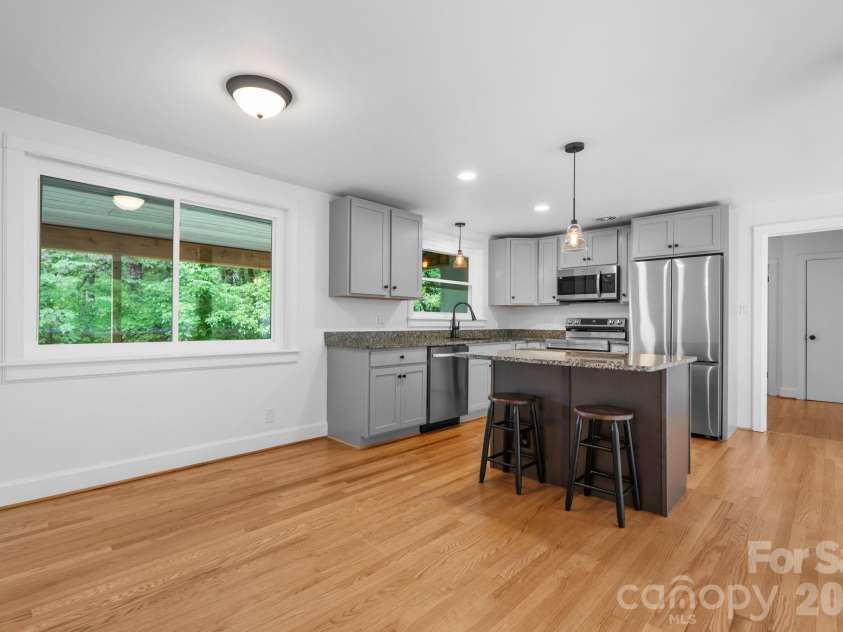 436 Hibriten Drive, Lenoir, NC 28645.  MLS# CAR4386945, YatesRealty ID 25784. 