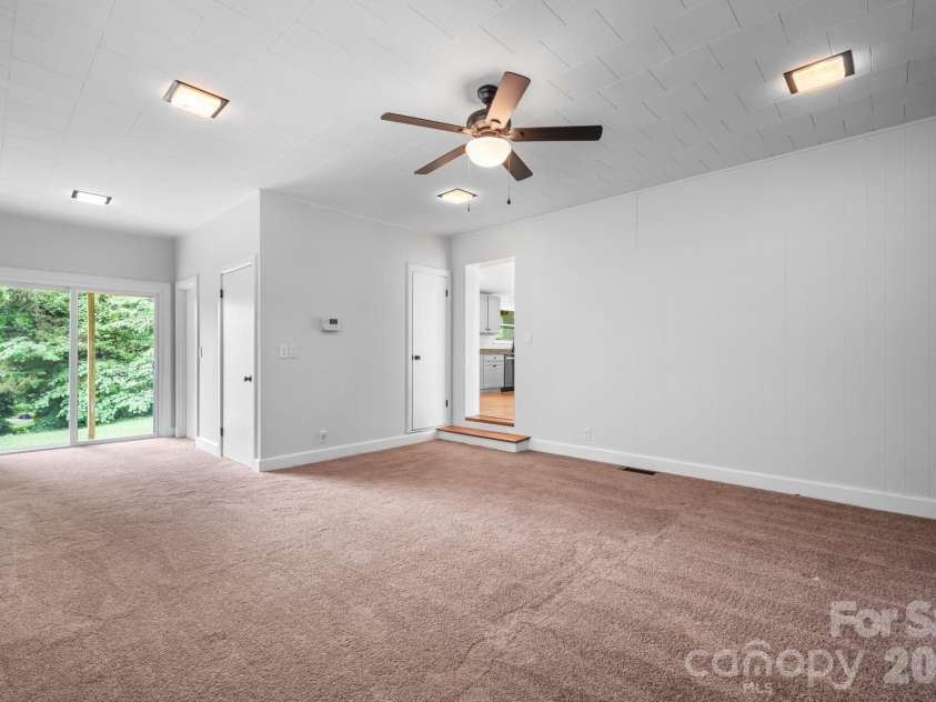 436 Hibriten Drive, Lenoir, NC 28645.  MLS# CAR4386945, YatesRealty ID 25784. 