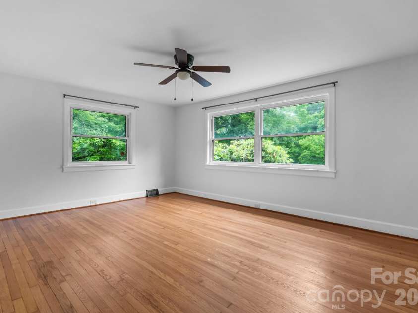 436 Hibriten Drive, Lenoir, NC 28645.  MLS# CAR4386945, YatesRealty ID 25784. 