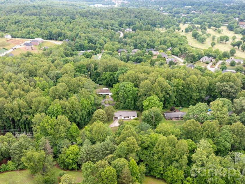 436 Hibriten Drive, Lenoir, NC 28645.  MLS# CAR4386945, YatesRealty ID 25784. 