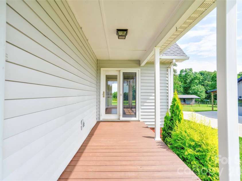 505 Stagecoach Trail, Lawndale, NC 28090.  MLS# CAR4387137, YatesRealty ID 25785. Covered Front Porch