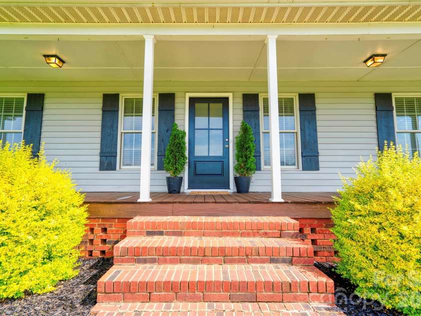 505 Stagecoach Trail, Lawndale, NC 28090.  MLS# CAR4387137, YatesRealty ID 25785. Covered Front Porch