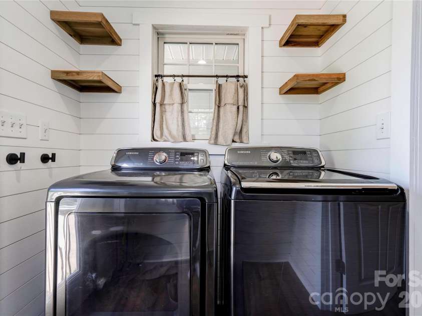 505 Stagecoach Trail, Lawndale, NC 28090.  MLS# CAR4387137, YatesRealty ID 25785. Mudroom/Laundry Room