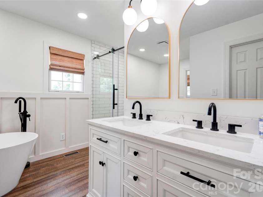 505 Stagecoach Trail, Lawndale, NC 28090.  MLS# CAR4387137, YatesRealty ID 25785. Primary Bathroom
