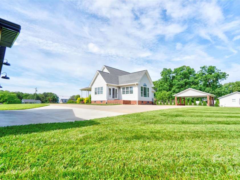 505 Stagecoach Trail, Lawndale, NC 28090.  MLS# CAR4387137, YatesRealty ID 25785. Side