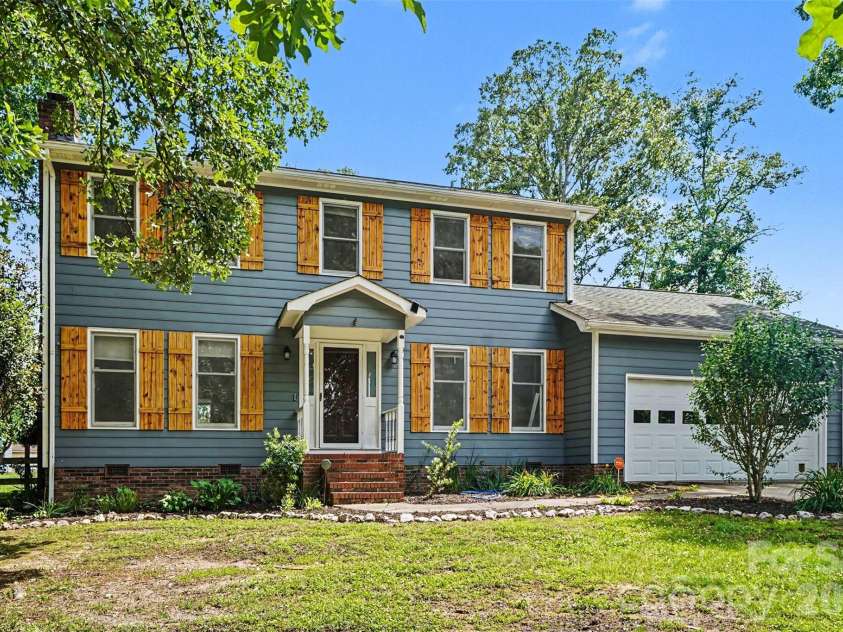 2816 Wilkshire Drive, Shelby, NC 28150.  MLS# CAR4386668, YatesRealty ID 25788. 