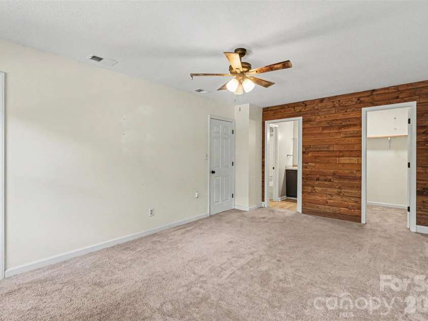2816 Wilkshire Drive, Shelby, NC 28150.  MLS# CAR4386668, YatesRealty ID 25788. 