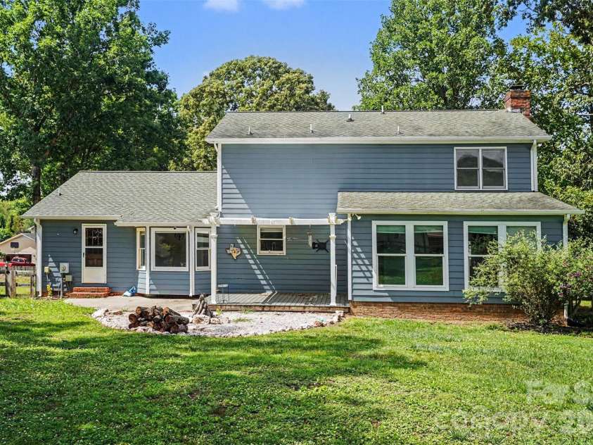 2816 Wilkshire Drive, Shelby, NC 28150.  MLS# CAR4386668, YatesRealty ID 25788. 