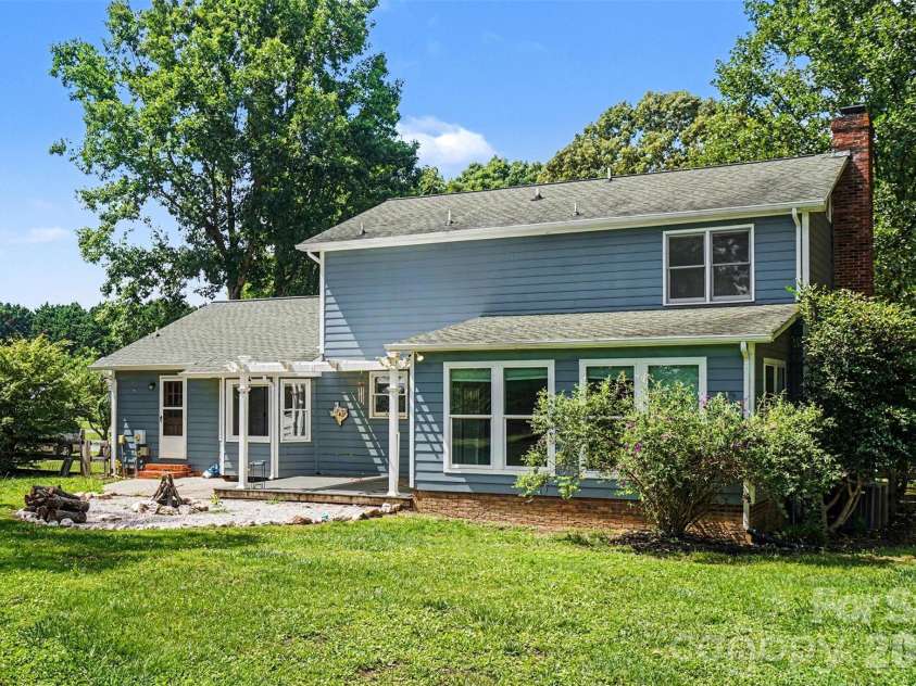 2816 Wilkshire Drive, Shelby, NC 28150.  MLS# CAR4386668, YatesRealty ID 25788. 