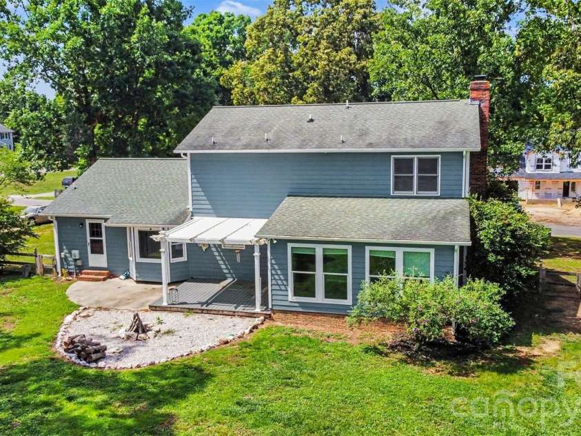 2816 Wilkshire Drive, Shelby, NC 28150.  MLS# CAR4386668, YatesRealty ID 25788. 