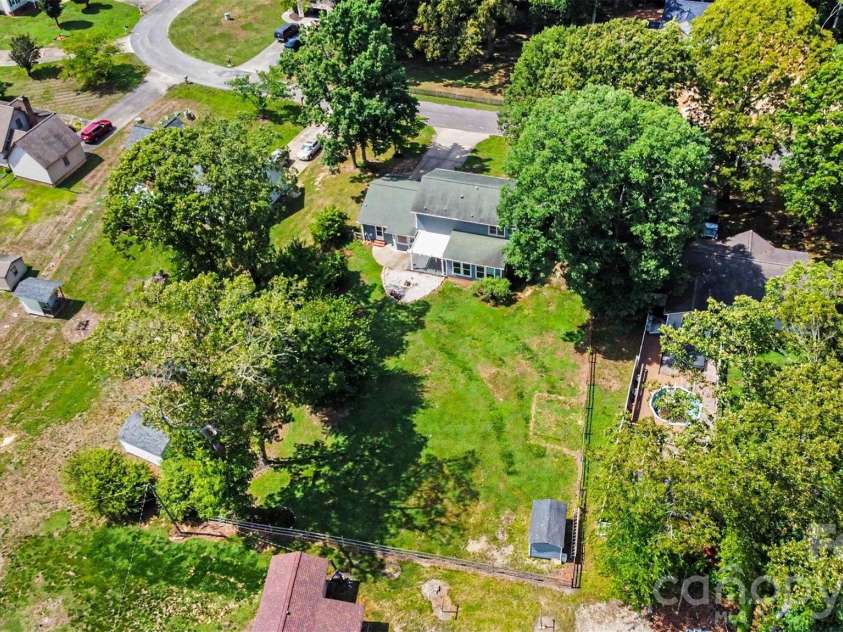 2816 Wilkshire Drive, Shelby, NC 28150.  MLS# CAR4386668, YatesRealty ID 25788. 