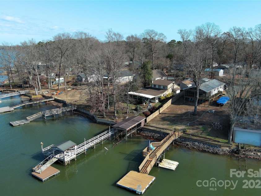 220 Yachtsman Drive, Salisbury, NC 28146.  MLS# CAR4331745, YatesRealty ID 2579. 