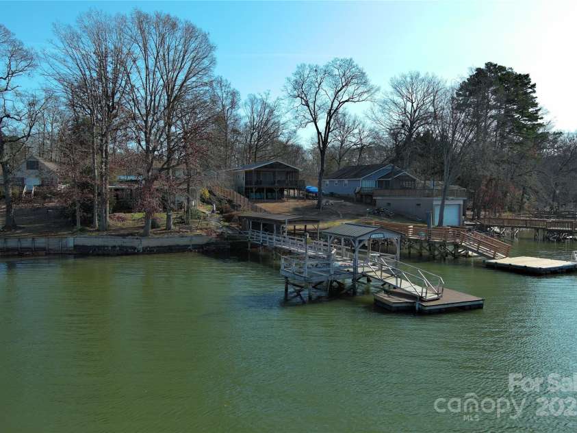 220 Yachtsman Drive, Salisbury, NC 28146.  MLS# CAR4331745, YatesRealty ID 2579. 