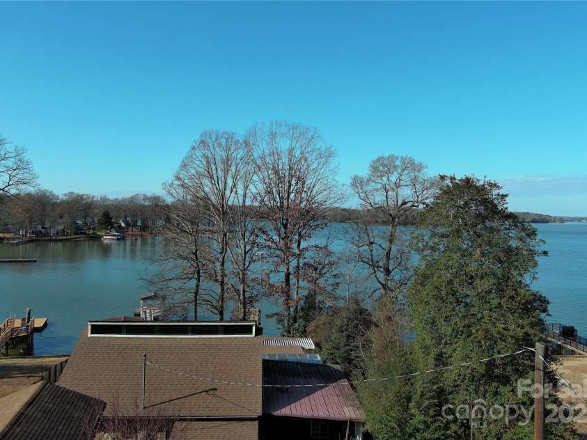 220 Yachtsman Drive, Salisbury, NC 28146.  MLS# CAR4331745, YatesRealty ID 2579. 