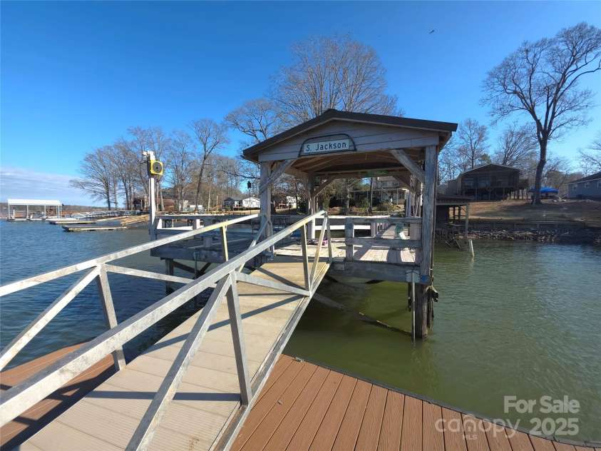 220 Yachtsman Drive, Salisbury, NC 28146.  MLS# CAR4331745, YatesRealty ID 2579. 