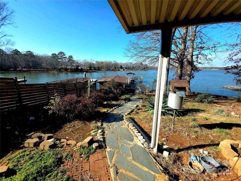 220 Yachtsman Drive, Salisbury, NC 28146.  MLS# CAR4331745, YatesRealty ID 2579. 