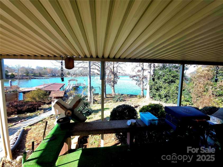 220 Yachtsman Drive, Salisbury, NC 28146.  MLS# CAR4331745, YatesRealty ID 2579. 