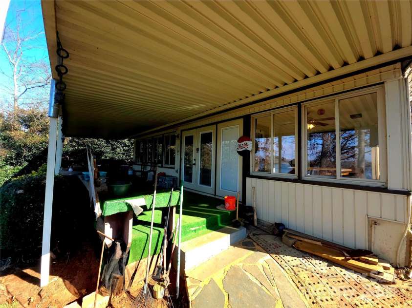 220 Yachtsman Drive, Salisbury, NC 28146.  MLS# CAR4331745, YatesRealty ID 2579. 