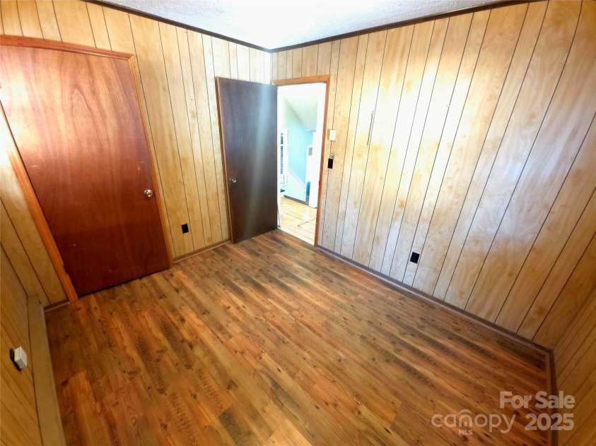 220 Yachtsman Drive, Salisbury, NC 28146.  MLS# CAR4331745, YatesRealty ID 2579. 