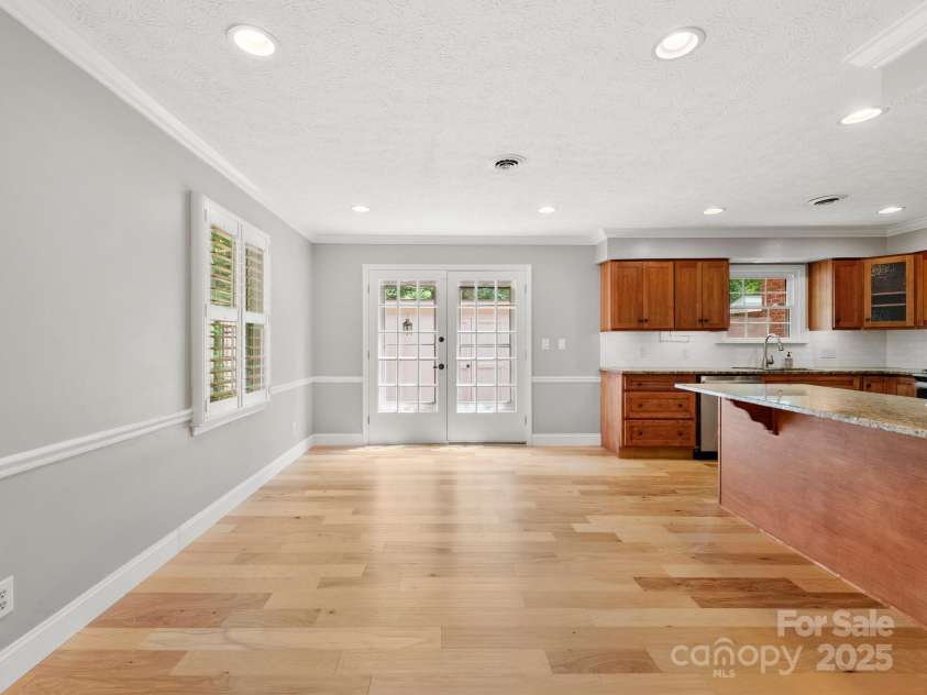 1411 Kensington Road, Hendersonville, NC 28791.  MLS# CAR4280852, YatesRealty ID 25791. 