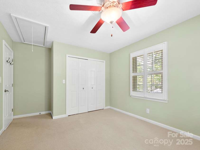 1411 Kensington Road, Hendersonville, NC 28791.  MLS# CAR4280852, YatesRealty ID 25791. 