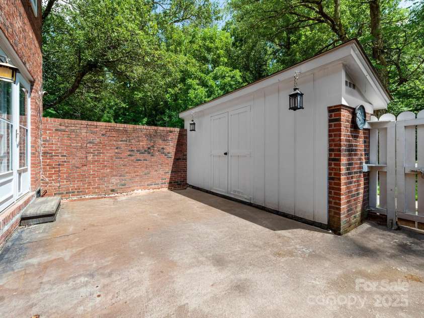 1411 Kensington Road, Hendersonville, NC 28791.  MLS# CAR4280852, YatesRealty ID 25791. 