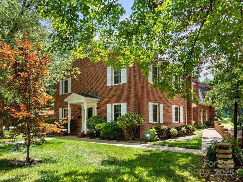 1411 Kensington Road, Hendersonville, NC 28791.  MLS# CAR4280852, YatesRealty ID 25791. 