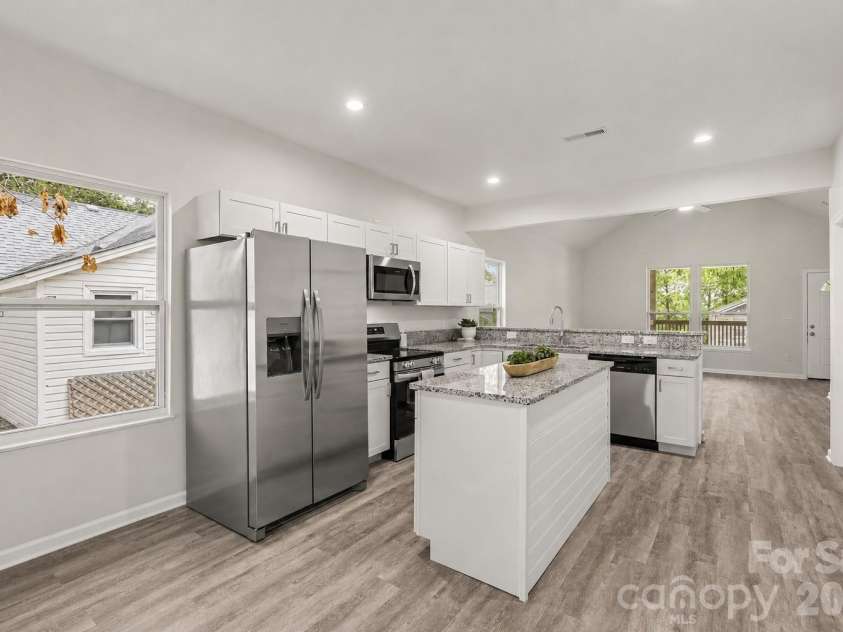 122 Johndy Avenue, Kannapolis, NC 28083.  MLS# CAR4387075, YatesRealty ID 25792. Ample kitchen countertop space