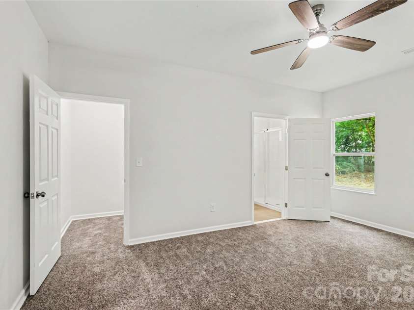 122 Johndy Avenue, Kannapolis, NC 28083.  MLS# CAR4387075, YatesRealty ID 25792. Primary Bedroom