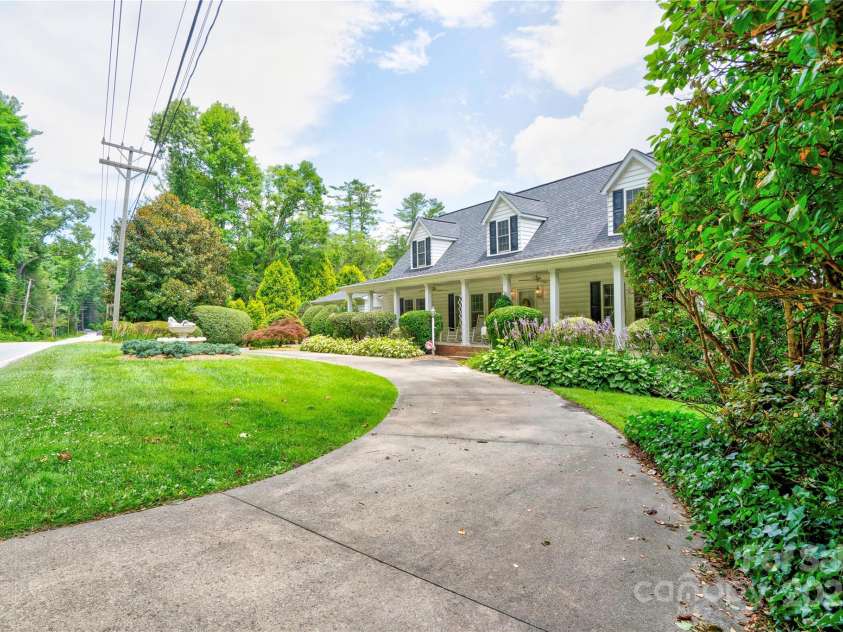 2606 Greenville Highway, Flat Rock, NC 28731.  MLS# CAR4281238, YatesRealty ID 25792. Circle Drive