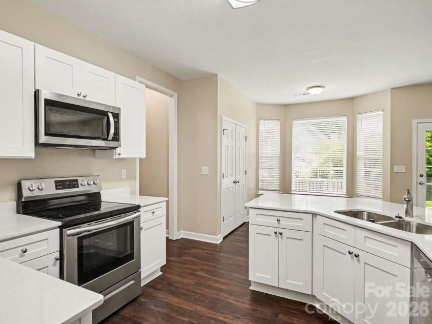 12102 Hampton Place Drive, Charlotte, NC 28269.  MLS# CAR4383452, YatesRealty ID 25793. 