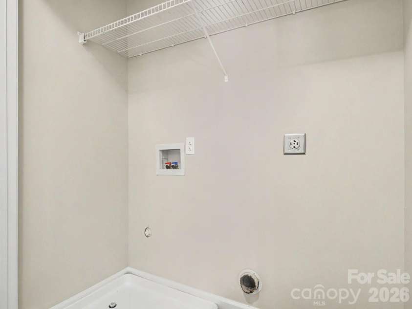 12102 Hampton Place Drive, Charlotte, NC 28269.  MLS# CAR4383452, YatesRealty ID 25793. 